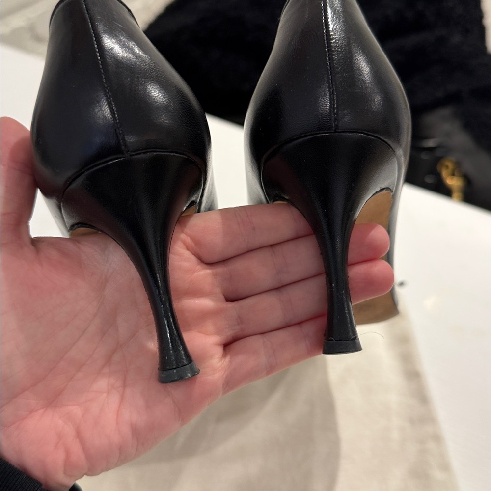 Manolo Blahnik Black Calf Leather pointed toe Pumps - Picture 6 of 7